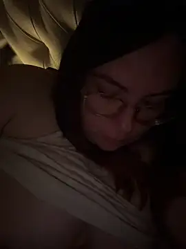 mushkimeow online show from April 24, 2026, 10:23 pm