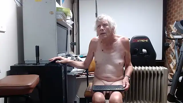 unclek23 online show from March 25, 2026, 11:25 pm