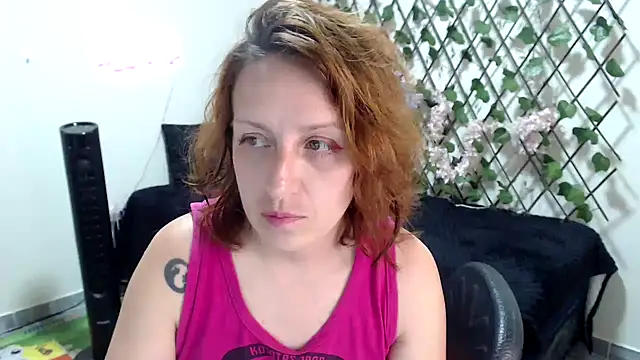 kittykalor09 online show from May 26, 2026, 5:22 pm