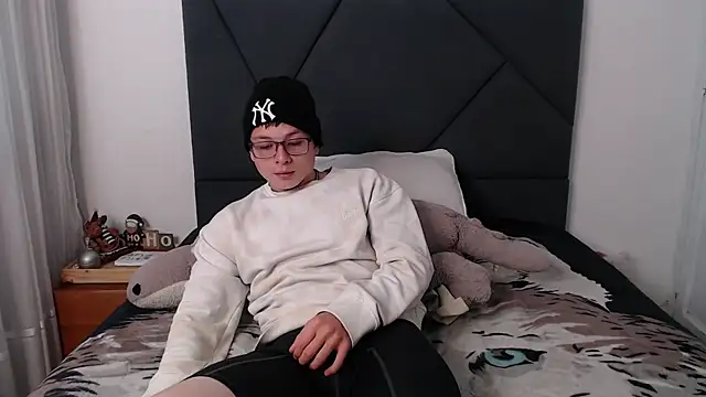 MathewCollin online show from January 28, 2025, 1:27 pm