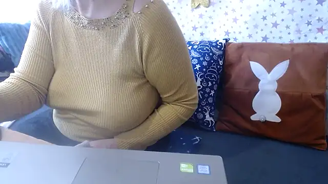 QueenLana online show from February 10, 2026, 9:41 am