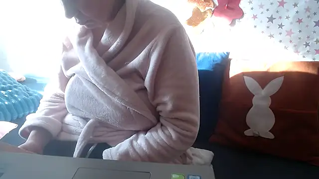 Snapshot of QueenLana chatting on April 18, 2026, 4:59 am QueenLana online show from April 18, 2026, 4:59 am