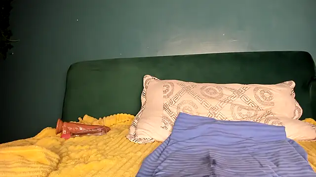 LittleDirtyslutt online show from February 6, 2026, 9:27 am