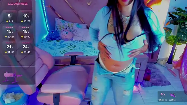 Snapshot of natalia-888 chatting on September 29, 2025, 1:23 am natalia-888 online show from September 29, 2025, 1:23 am