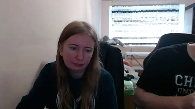 PeterAndJen online show from November 4, 2025, 8:18 am