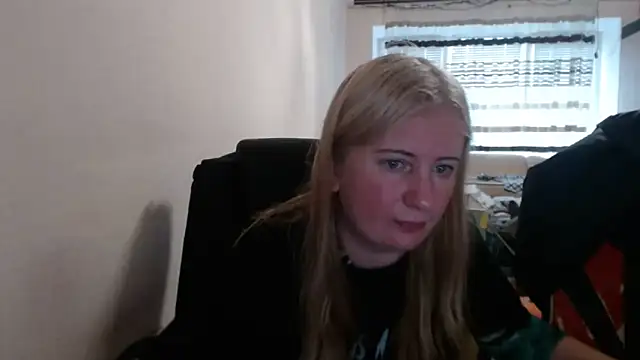 PeterAndJen online show from May 12, 2026, 4:13 pm