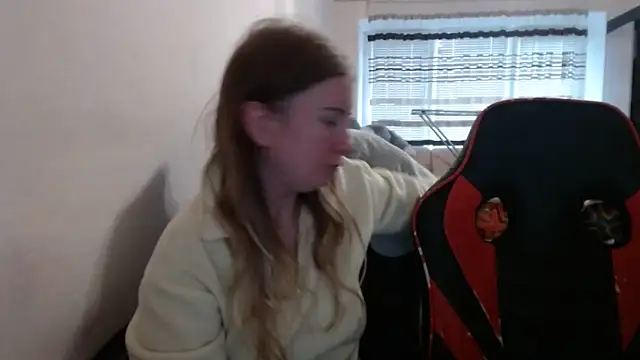 PeterAndJen online show from November 8, 2025, 7:34 am