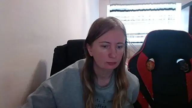 PeterAndJen online show from October 15, 2025, 7:05 am