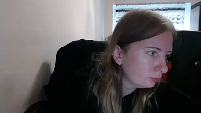 PeterAndJen online show from October 9, 2025, 8:04 am