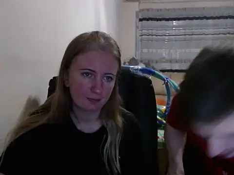 PeterAndJen online show from September 25, 2025, 6:58 pm