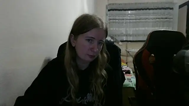 PeterAndJen online show from October 10, 2025, 8:20 pm