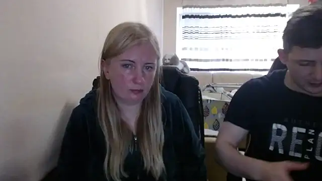 PeterAndJen online show from April 24, 2026, 4:53 pm