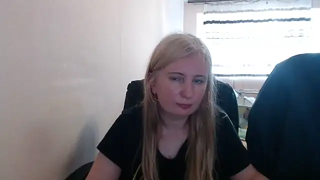 PeterAndJen online show from May 18, 2026, 4:23 pm