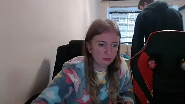 PeterAndJen online show from December 19, 2025, 6:27 am