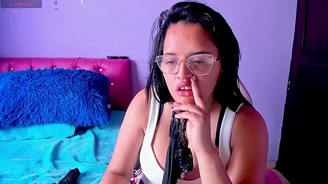 crissn0707 online show from October 14, 2025, 2:39 pm