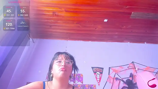 crissn0707 online show from October 26, 2025, 1:11 pm