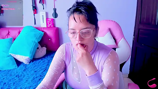 crissn0707 online show from November 27, 2025, 2:17 pm