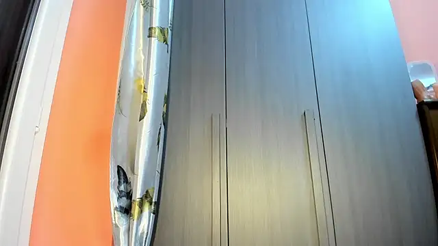 Snapshot of wanderlustxxx_ chatting on November 6, 2025, 4:44 pm wanderlustxxx online show from November 6, 2025, 4:44 pm