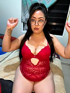 MileyGia online show from October 16, 2025, 3:15 am