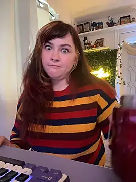 JennKenobi online show from July 7, 2026, 4:10 pm