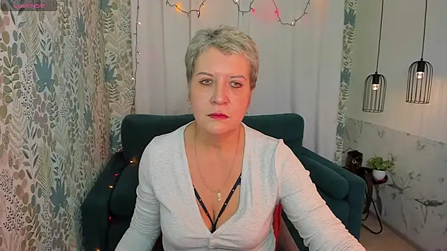 Snapshot of KathySunn chatting on January 3, 2025, 1:35 pm KathySunn online show from January 3, 2025, 1:35 pm