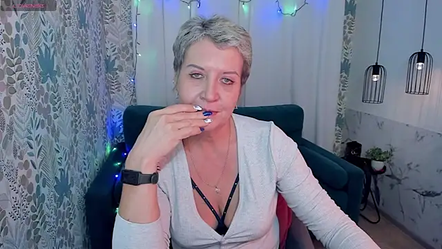 Snapshot of KathySunn chatting on January 3, 2025, 4:37 pm KathySunn online show from January 3, 2025, 4:37 pm