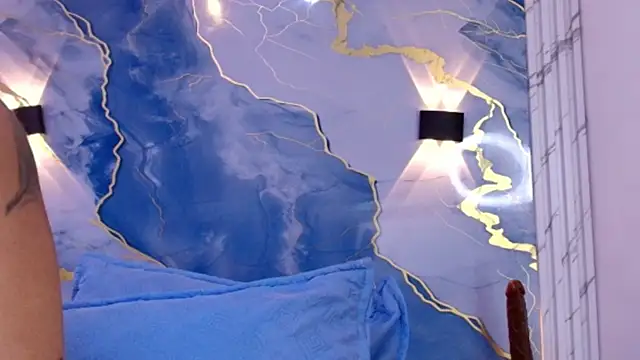 lorrayne  online show from October 11, 2025, 12:06 pm