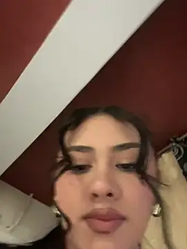 Ambar pe  online show from November 2, 2025, 2:16 am