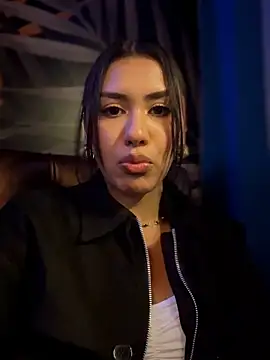 Ambar pe  online show from February 8, 2026, 3:48 am