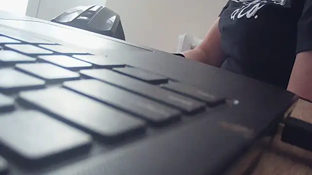 MssAngela online show from April 12, 2026, 8:28 am