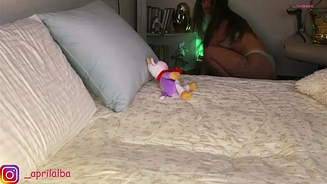 AprilinAlba online show from October 6, 2025, 1:18 am