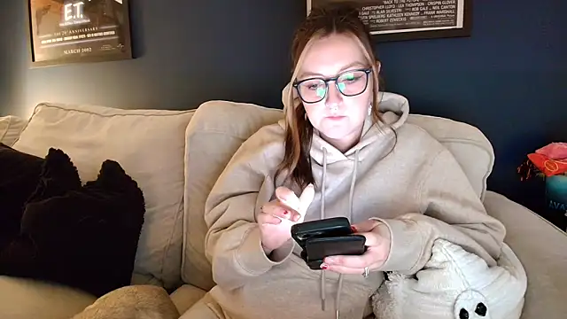 short sweetpea online show from February 3, 2026, 4:23 pm