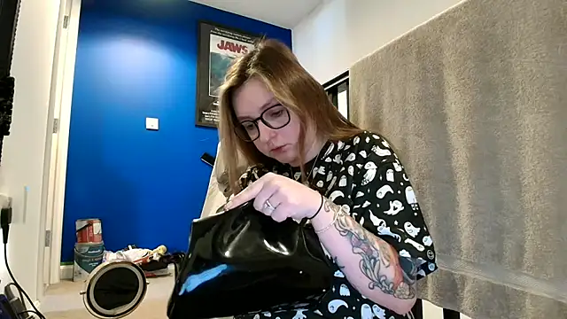 short sweetpea online show from February 11, 2026, 10:59 am