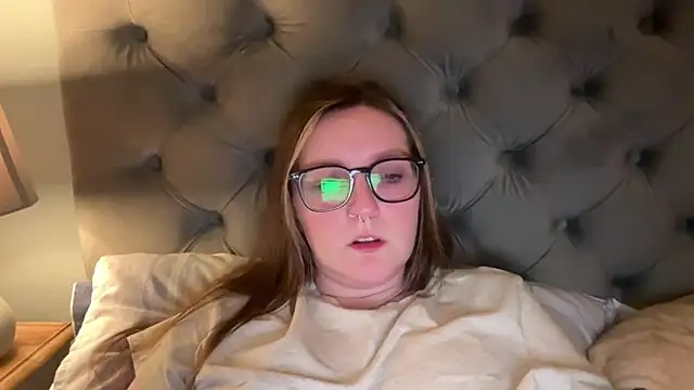 Snapshot of short_sweetpea chatting on December 19, 2025, 11:18 pm short sweetpea online show from December 19, 2025, 11:18 pm