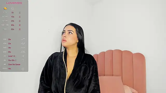 Snapshot of julieth_sanz chatting on January 31, 2025, 8:32 am julieth sanz online show from January 31, 2025, 8:32 am