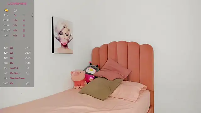 Snapshot of julieth_sanz chatting on February 15, 2025, 9:38 am julieth sanz online show from February 15, 2025, 9:38 am