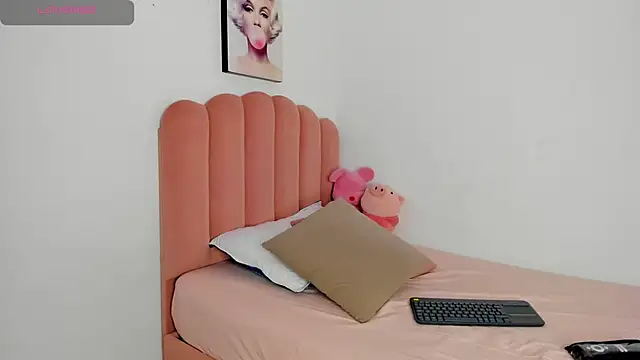 Snapshot of julieth_sanz chatting on March 20, 2025, 11:05 am julieth sanz online show from March 20, 2025, 11:05 am