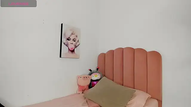 Snapshot of julieth_sanz chatting on February 21, 2025, 9:02 am julieth sanz online show from February 21, 2025, 9:02 am