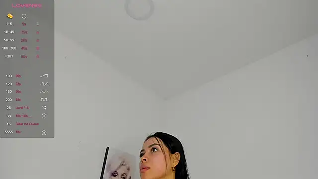 Snapshot of julieth_sanz chatting on February 13, 2025, 11:28 am julieth sanz online show from February 13, 2025, 11:28 am