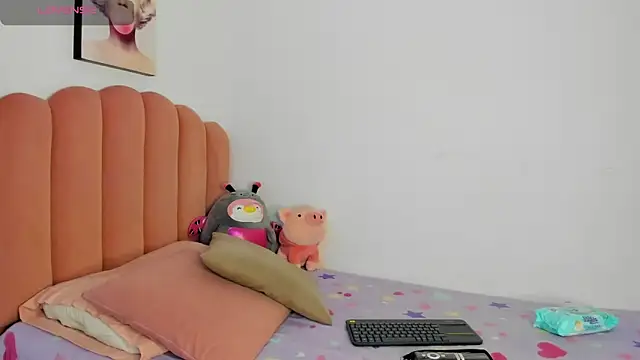 Snapshot of julieth_sanz chatting on March 11, 2025, 9:02 am julieth sanz online show from March 11, 2025, 9:02 am