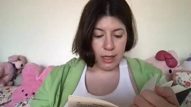 Snapshot of HYPHYtype chatting on February 5, 2026, 11:22 pm HYPHYtype online show from February 5, 2026, 11:22 pm