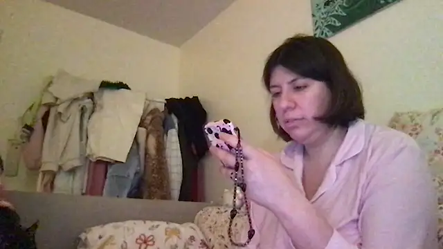 Snapshot of HYPHYtype chatting on December 2, 2025, 7:54 am HYPHYtype online show from December 2, 2025, 7:54 am