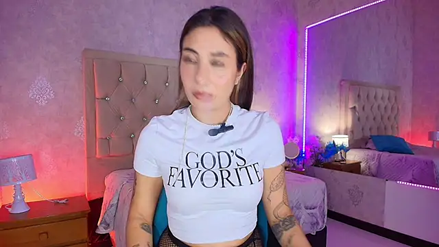 Snapshot of nini_love01 chatting on November 10, 2025, 4:06 am nini love01 online show from November 10, 2025, 4:06 am