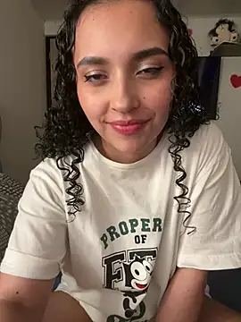 Snapshot of Lucy_Marin chatting on February 24, 2025, 11:30 pm Lucy Marin online show from February 24, 2025, 11:30 pm
