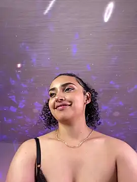 Snapshot of Lucy_Marin chatting on February 8, 2025, 6:33 pm Lucy Marin online show from February 8, 2025, 6:33 pm