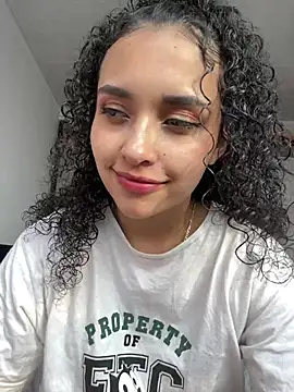 Snapshot of Lucy_Marin chatting on February 5, 2025, 10:01 pm Lucy Marin online show from February 5, 2025, 10:01 pm