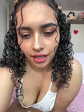 Snapshot of Lucy_Marin chatting on February 19, 2025, 4:55 pm Lucy Marin online show from February 19, 2025, 4:55 pm