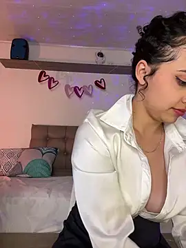 Snapshot of Lucy_Marin chatting on March 13, 2025, 11:27 pm Lucy Marin online show from March 13, 2025, 11:27 pm