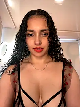 Snapshot of Lucy_Marin chatting on September 12, 2025, 5:35 pm Lucy Marin online show from September 12, 2025, 5:35 pm