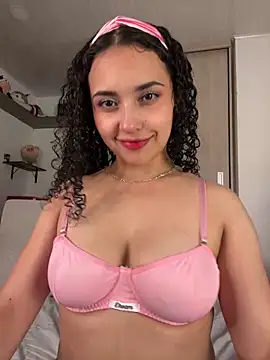 Snapshot of Lucy_Marin chatting on March 20, 2025, 11:45 pm Lucy Marin online show from March 20, 2025, 11:45 pm